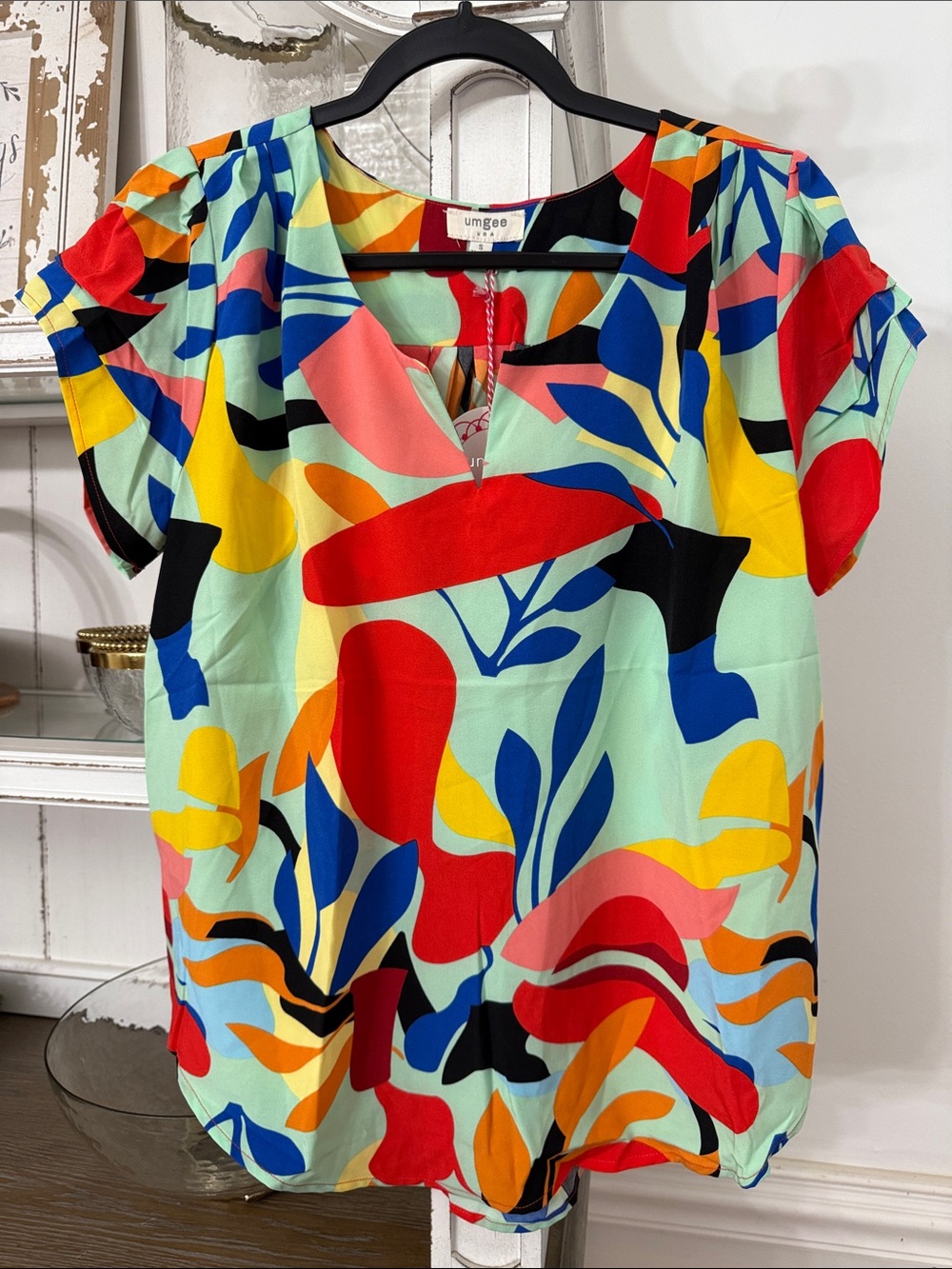 Size Small Umgee Mint Multi-Color Abstract V-Notch Short Sleeve Top